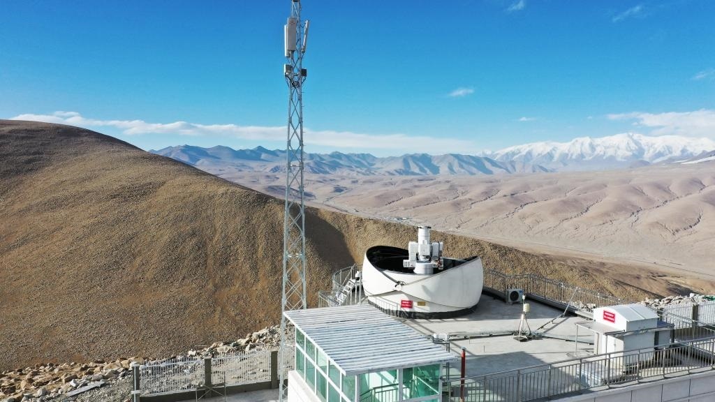 正在運行的塔縣星地激光通信地面站。（中國科學院空天信息創(chuàng)新研究院供圖）