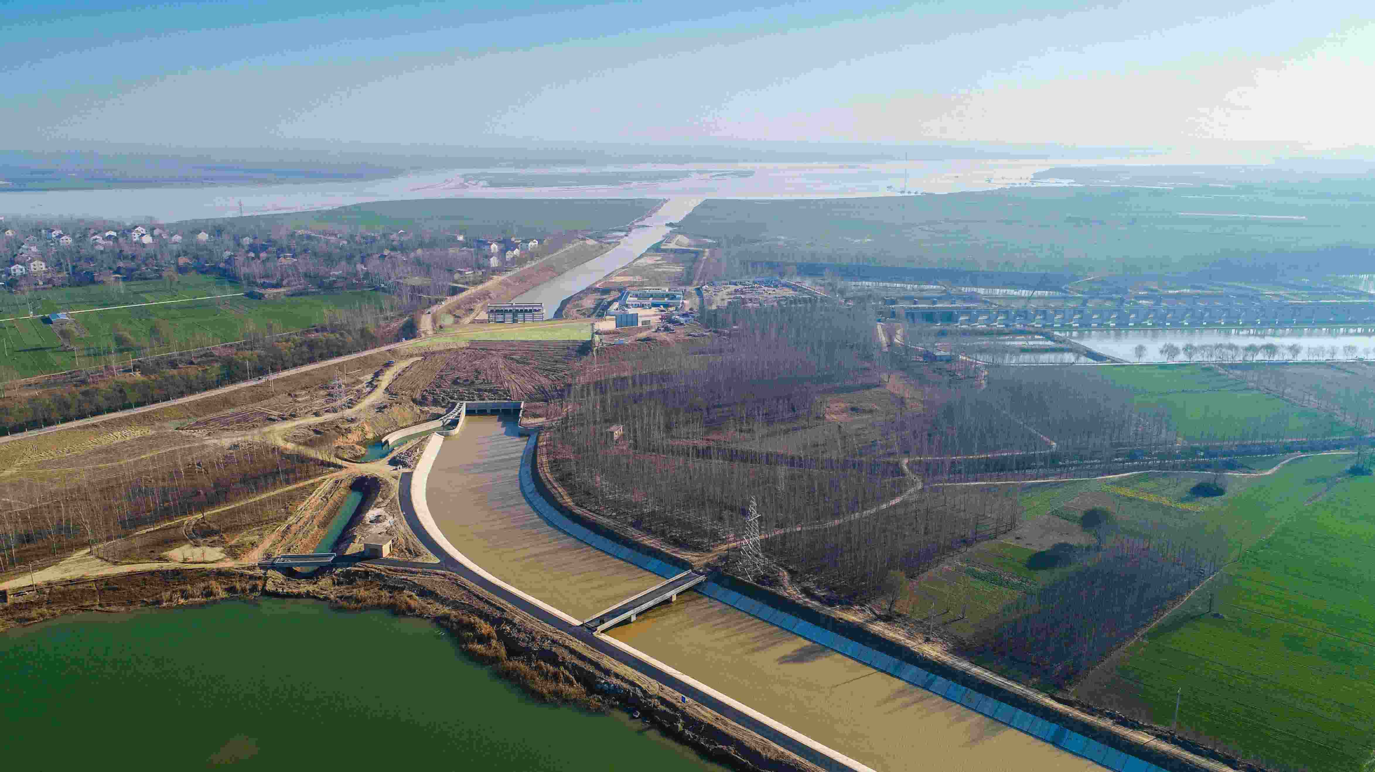 實施引黃入冀調(diào)水，助力華北地下水超采綜合治理和白洋淀生態(tài)環(huán)境修復。水利部水資源局供圖