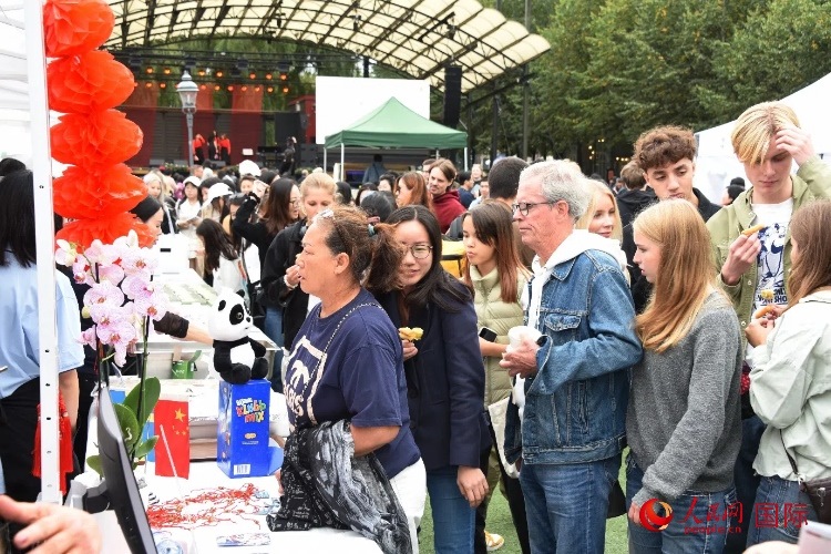 斯德哥爾摩中秋游園會(huì)。人民網(wǎng)記者 殷淼