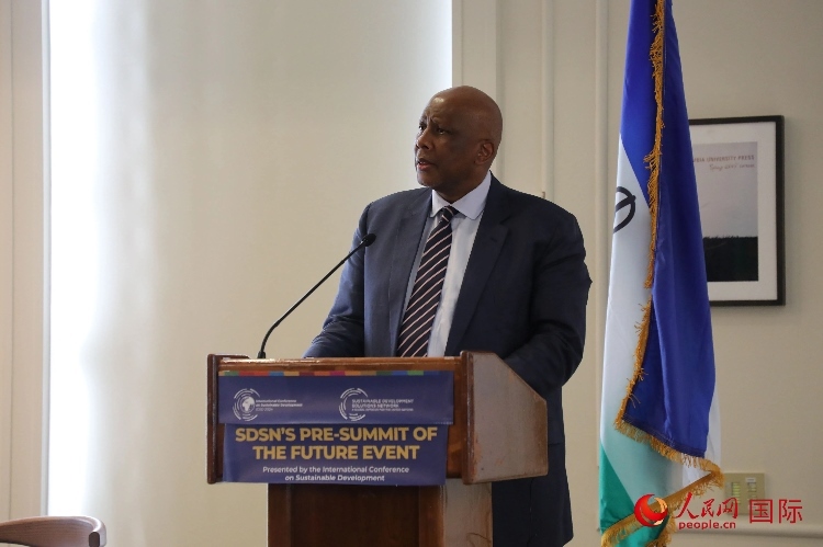 萊索托國(guó)王萊齊耶三世出席活動(dòng)并致辭。人民網(wǎng)記者 李志偉攝