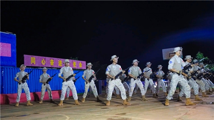 刺殺操展示氣勢沖天。孫千攝