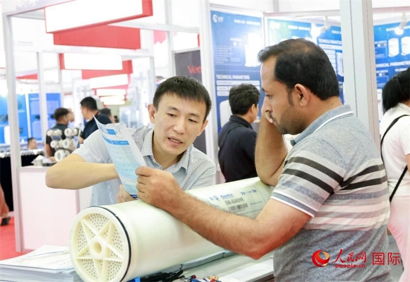 中企產(chǎn)品介紹。人民網(wǎng)記者管克江攝