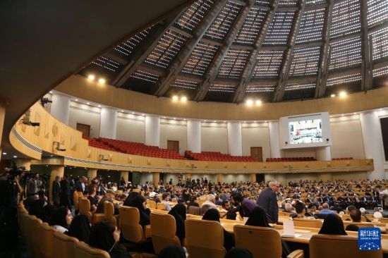 這是10月7日在伊朗首都德黑蘭拍攝的第七屆聲援巴勒斯坦兒童和青少年國(guó)際會(huì)議現(xiàn)場(chǎng)。新華社記者 沙達(dá)提 攝