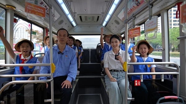 江蘇省太倉(cāng)市總工會(huì)舉行“坐上勞?！畬＞€’跟著榜樣看太倉(cāng)”直播活動(dòng)。江蘇省總工會(huì)供圖