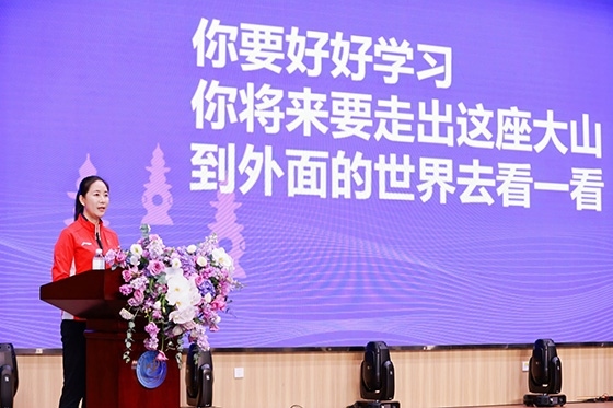 王麗萍進(jìn)行主題宣講。主辦方供圖