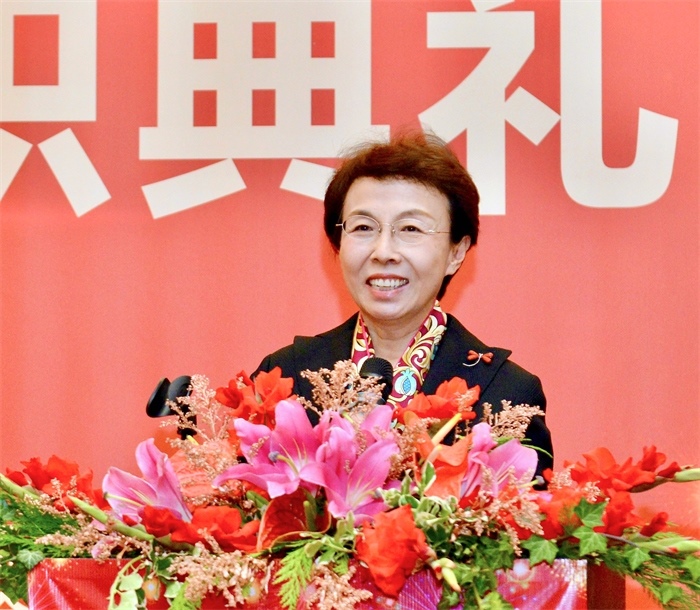 中國僑聯(lián)副主席程紅出席比利時(shí)浙江籍僑團(tuán)聯(lián)盟第二屆主席團(tuán)就職典禮并致辭。比利時(shí)浙江籍僑團(tuán)聯(lián)盟供圖