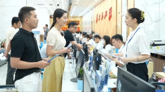 直播現(xiàn)場(chǎng)。海南省營(yíng)商廳供圖