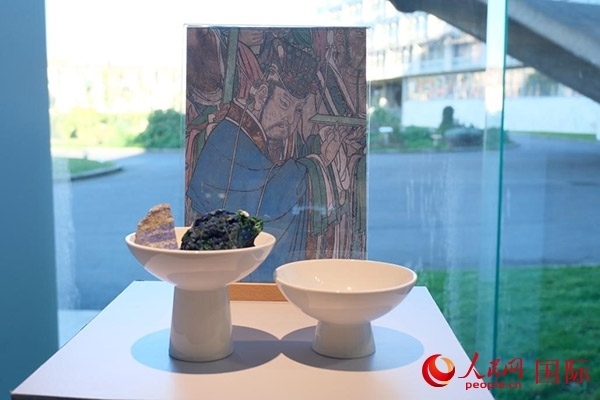 壁畫礦物質(zhì)顏料展示。人民網(wǎng)記者 尚凱元攝