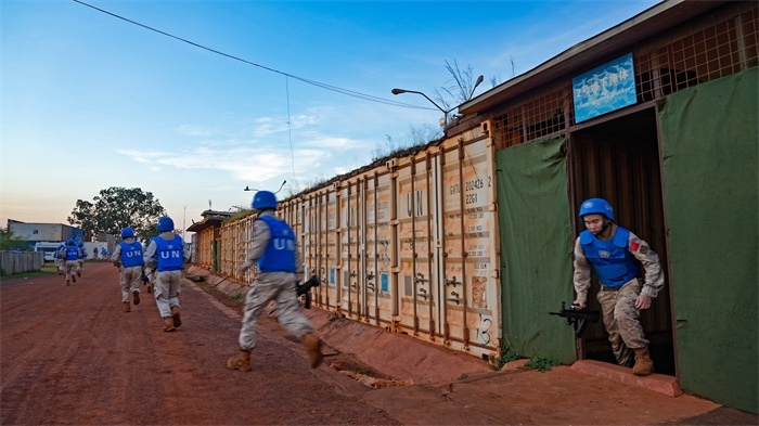 支援加強(qiáng)警戒點(diǎn)位。孫亞斌攝