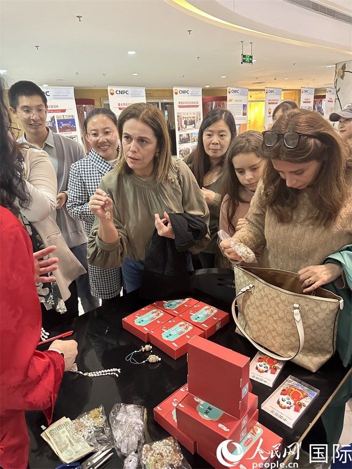 中國(guó)傳統(tǒng)非物質(zhì)文化遺產(chǎn)互動(dòng)展示。人民網(wǎng)記者 郝瑞敏攝