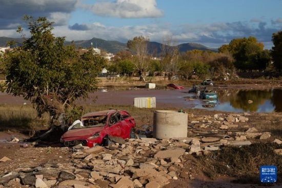 這是11月2日在西班牙烏鐵爾拍攝的受災(zāi)區(qū)域。新華社記者 孟鼎博 攝