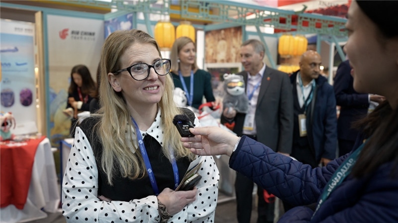 英格蘭約克旅游局局長(zhǎng)薩曼莎·亨特接受采訪。 吳若鳴攝