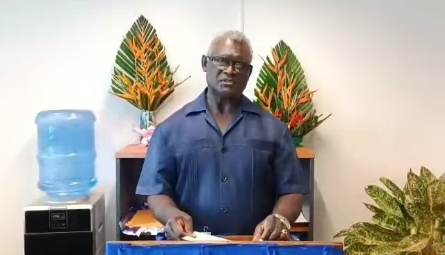 所羅門群島前總理、現(xiàn)任財政與國庫部長梅納西·索加瓦雷以視頻形式向論壇致辭(主辦方供圖)