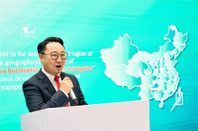 “中國館”貴州旅游推介會現(xiàn)場介紹。楊浩鵬