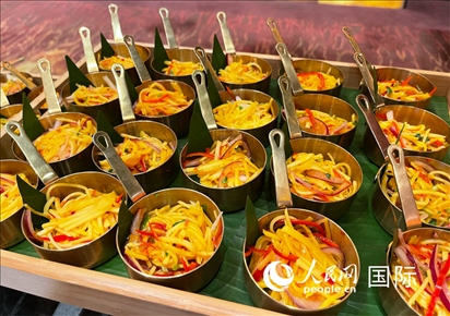 馬來西亞美食節(jié)現(xiàn)場準備的美食。人民網(wǎng) 王婧攝