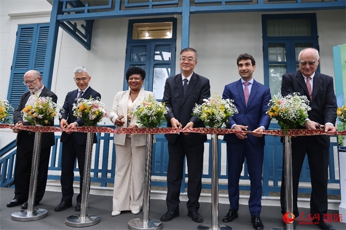 活動上，中巴嘉賓共同為“茶緣·中巴友誼園”剪彩，標(biāo)志著中巴友誼園中“茶之道”展覽正式開幕。人民網(wǎng)記者 張志文攝