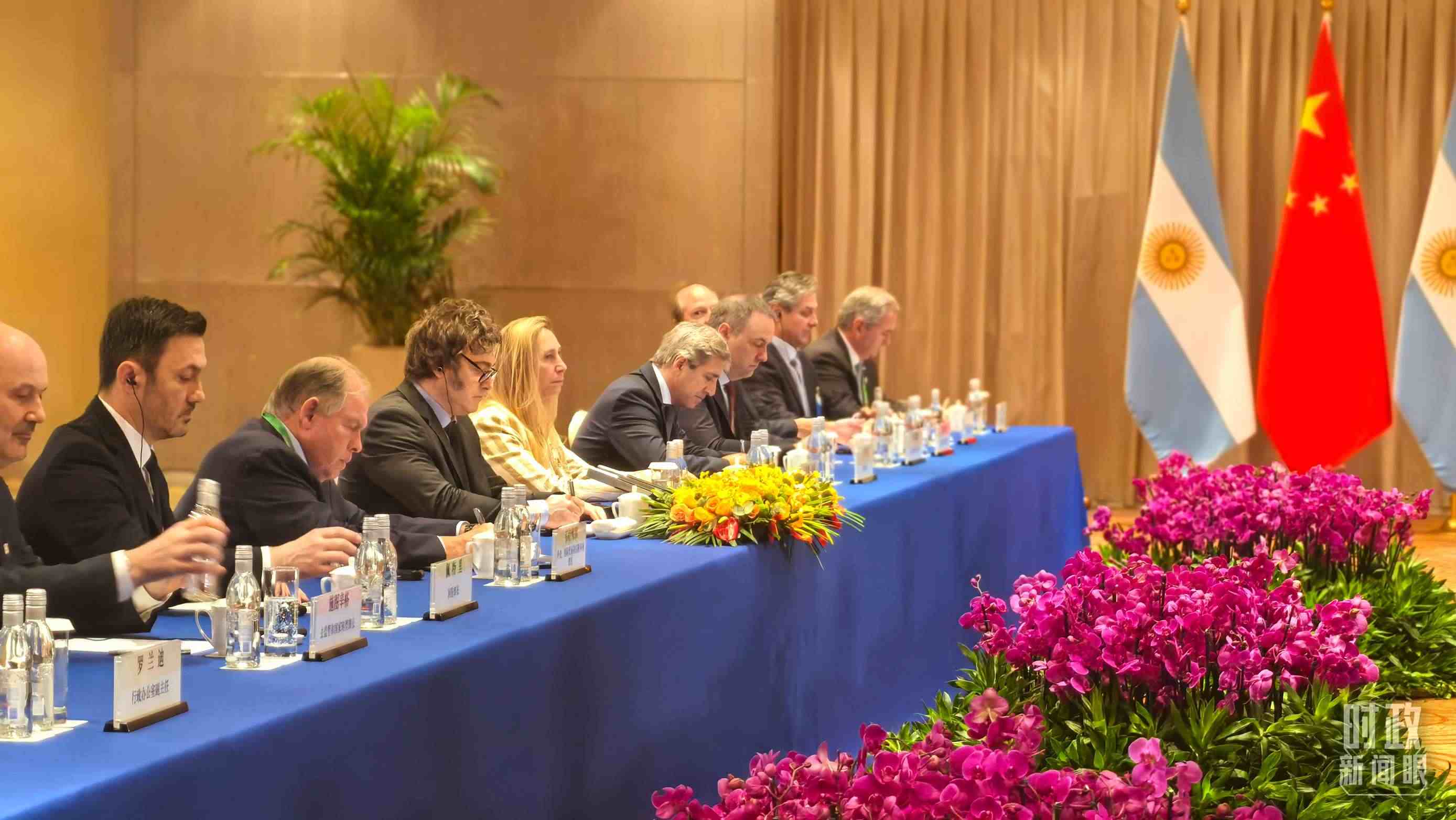 習(xí)主席會(huì)見(jiàn)阿根廷總統(tǒng)米萊現(xiàn)場(chǎng)。（總臺(tái)央廣記者潘毅拍攝）