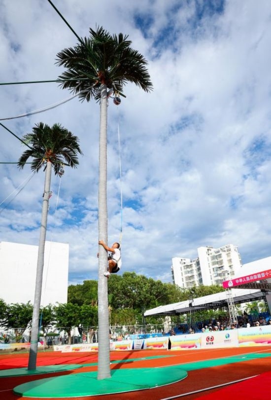 11月23日，海南隊(duì)選手曾祥天在比賽中。新華社記者 楊植森 攝