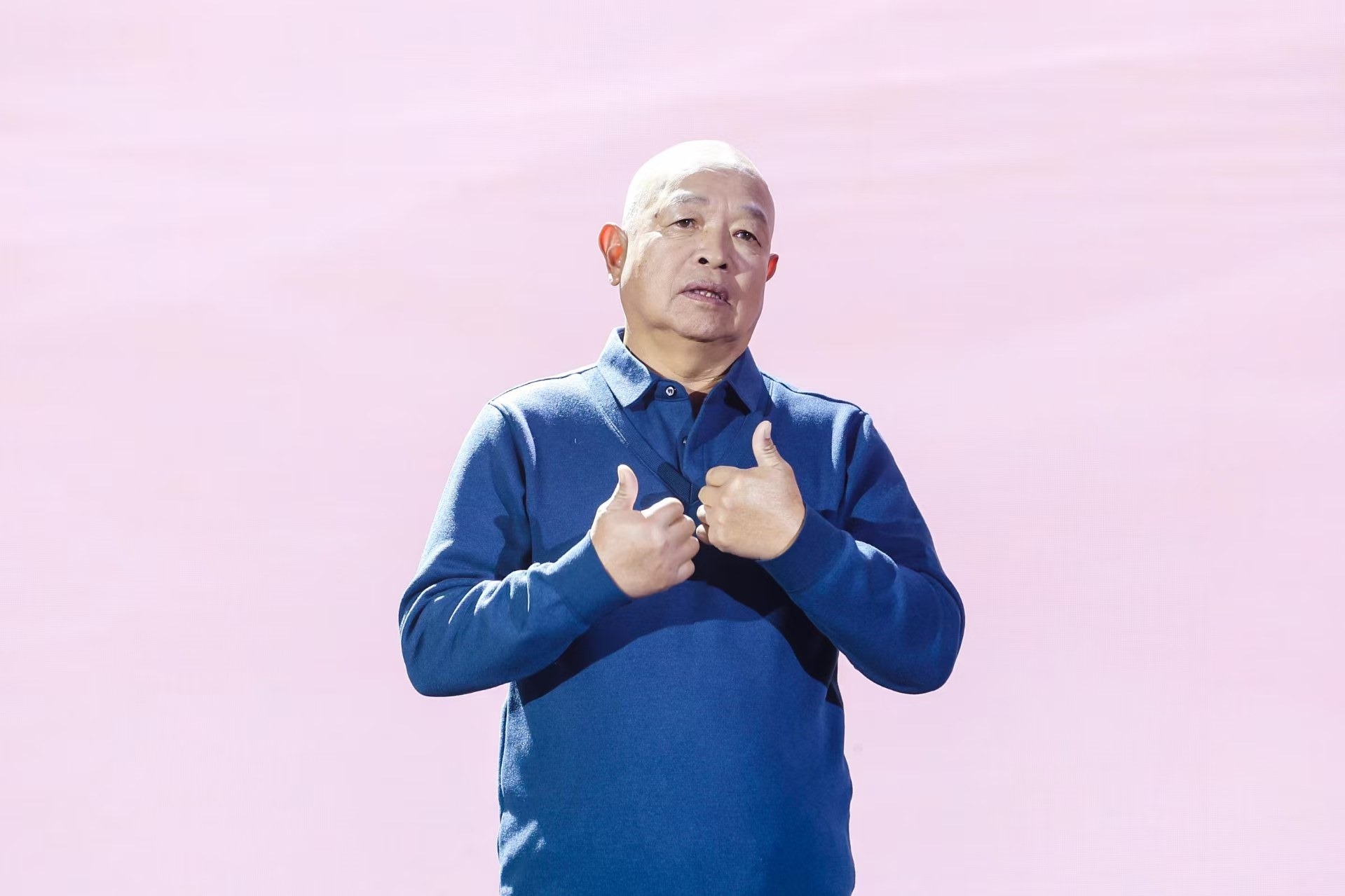 “山東好人”、煙臺市無聲洗車場經(jīng)理柳興濤。人民視頻供圖。