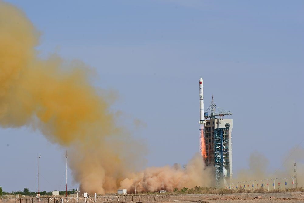 △2023年5月21日16時，我國在酒泉衛(wèi)星發(fā)射中心采用長征二號丙運載火箭，成功發(fā)射首顆內(nèi)地與澳門合作研制的空間科學(xué)衛(wèi)星“澳門科學(xué)一號”。