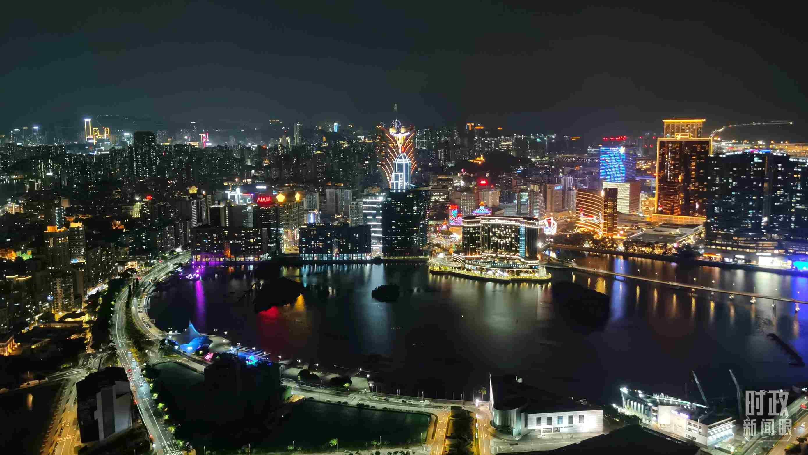 △澳門夜景。（總臺(tái)央視記者曹亞星拍攝）