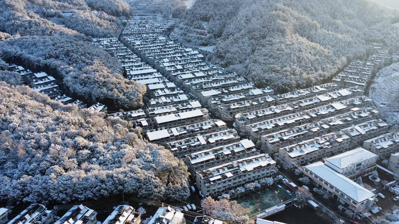 慶元縣濛洲街道同濟(jì)新村，雪后初霽。慶元縣融媒體中心 供圖