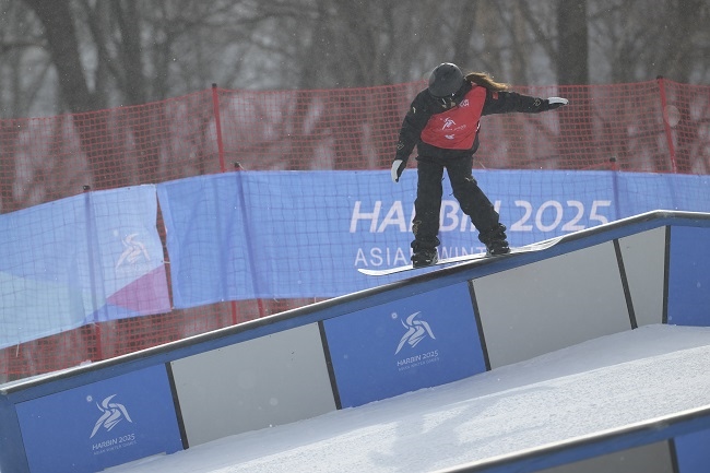 2月8日，張小楠在比賽中。新華社記者 楊冠宇攝