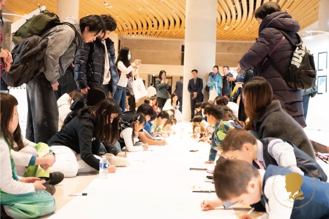 第三屆國際藝術聯(lián)創(chuàng)聯(lián)展盛大開幕。法中交流促進會供圖