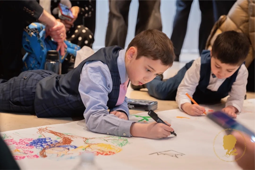 圖5：第三屆國際藝術聯(lián)創(chuàng)聯(lián)展盛大開幕。法中交流促進會供圖