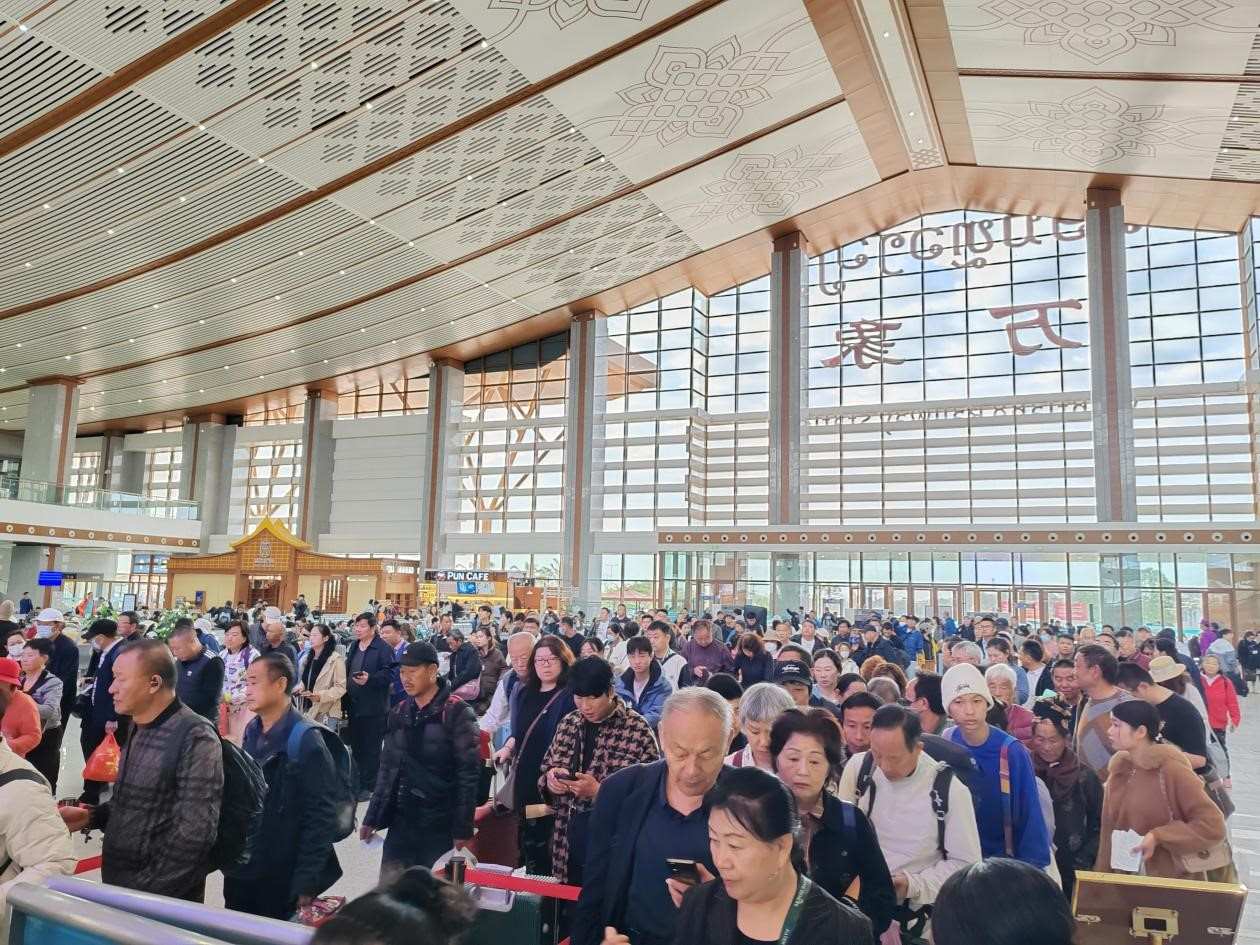 春節(jié)期間的中老鐵路萬(wàn)象站。李加勇攝