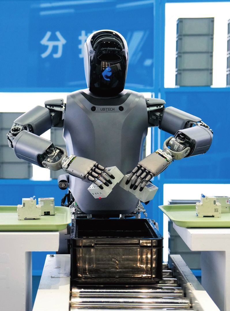 北京“機器人大世界”展示的優(yōu)必選人形機器人（2025年2月24日攝）。鞠煥宗攝/本刊