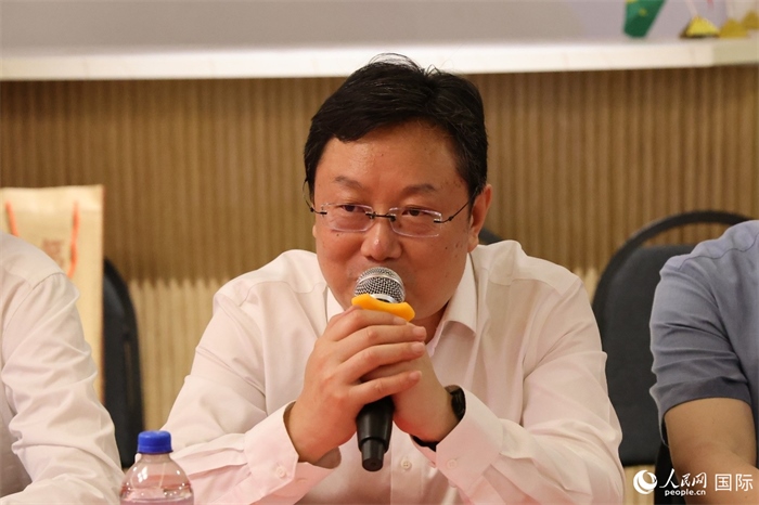 山東省濰坊市副市長狄波在座談會上致辭。人民網記者 陳海琪攝