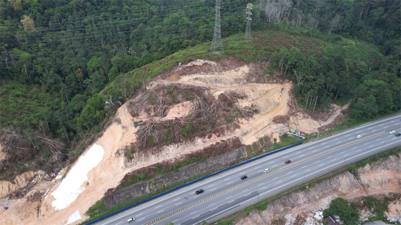 圖為施工現(xiàn)場。 鄧騰亮攝