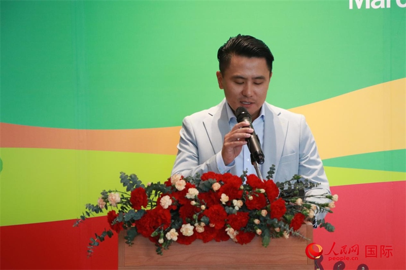 泰國(guó)華人青年商會(huì)會(huì)長(zhǎng)刁刻佳發(fā)表講話。朱瀟逸攝