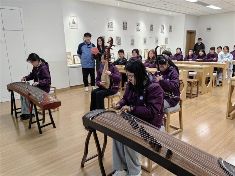 匡園學(xué)生民樂合奏。