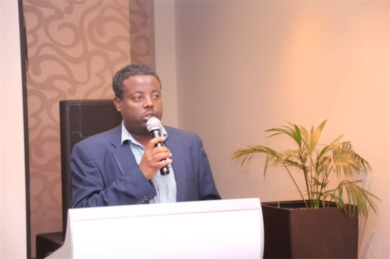 圖為埃塞俄比亞亞的斯亞貝巴大學(xué)政策研究員巴盧·德米西。受訪者供圖