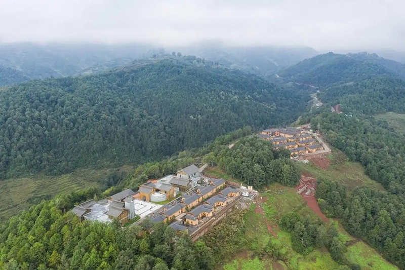 2020年10月13日拍攝的三河村新村聚居點。 