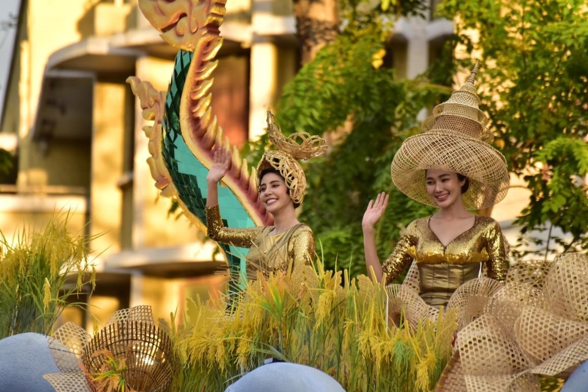 “祝福之河”花車以神龍形象象征水的神圣與豐饒，寓意祈福納祥。泰國國家旅游局供圖