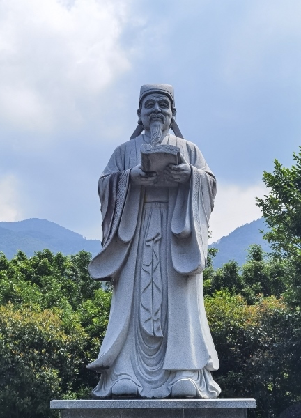 位于南平的朱熹石雕塑像。圖片來(lái)源：視覺(jué)中國(guó)