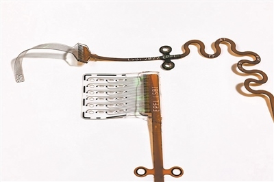 新開發(fā)的ABI旨在輕柔地貼合腦組織，提高信號(hào)精度和患者舒適度。圖片來(lái)源：瑞士洛桑聯(lián)邦理工學(xué)院