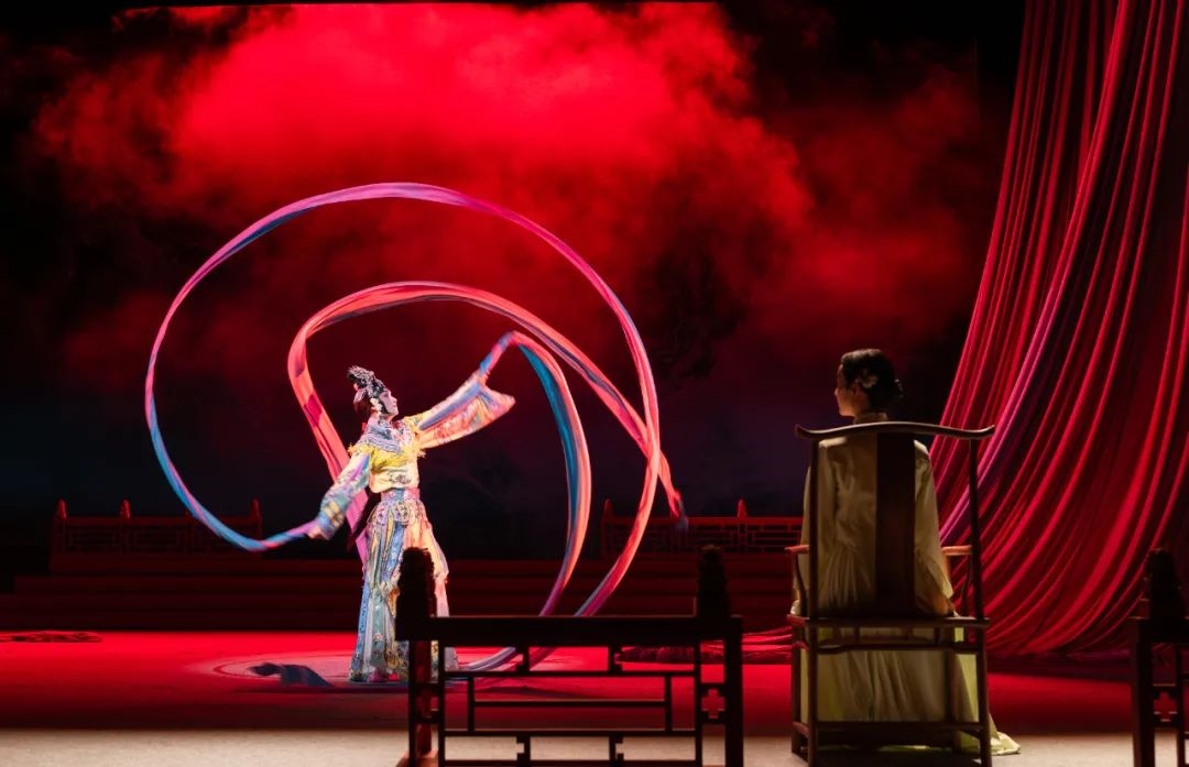 演出現(xiàn)場(chǎng)。北京人藝供圖