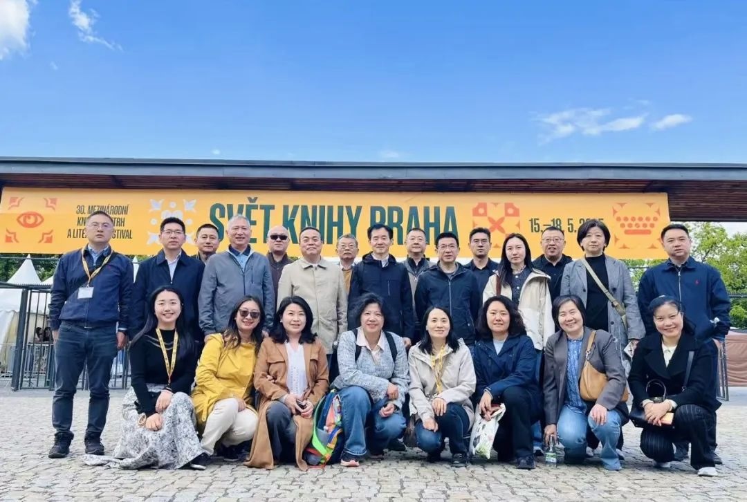 中國出版界代表團合影。圖片均由國圖集團供圖