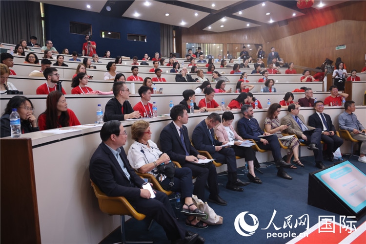 2025年“漢語橋”巴西賽區(qū)決賽現(xiàn)場。人民網(wǎng)記者 時元皓攝