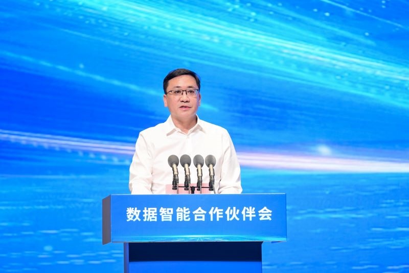 圖為河南省人民政府國(guó)有資產(chǎn)監(jiān)督管理委員會(huì)黨委委員、副主任李海峰。