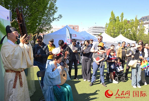 明月民樂工坊展示。人民網(wǎng)記者 殷淼攝