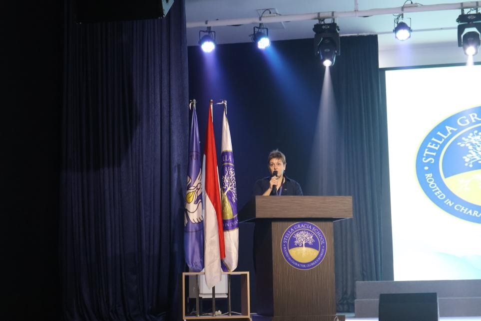 伊莉娜致辭。哈山努丁大學孔子學院供圖